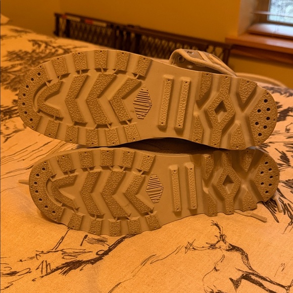 Palladium baggy boots—7.5 - Picture 3 of 7